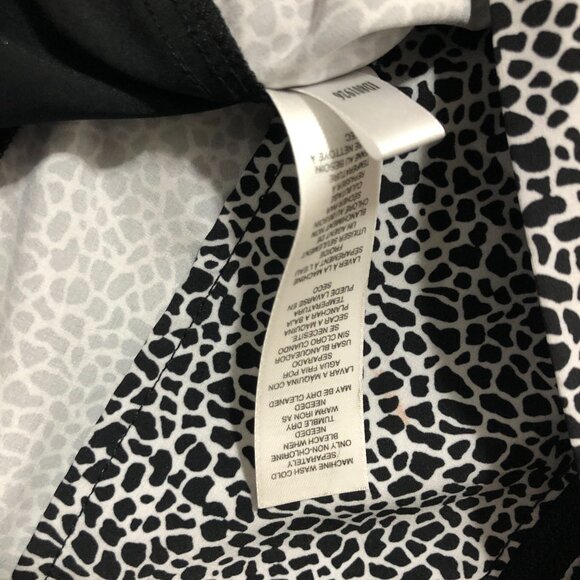 Chico's Weekends Women's Size 1 Full Zipper Sleeveless Vest Black and White - Picture 10 of 10